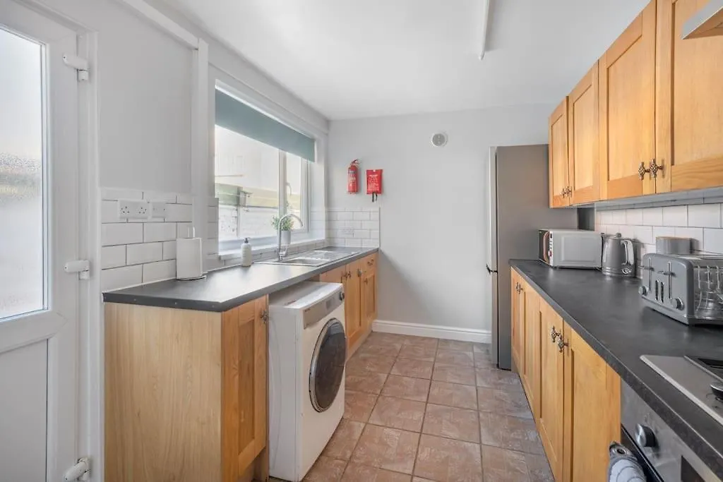 Jefferson 4 Bed, 5 Guests Villa Goole Semesterbostad