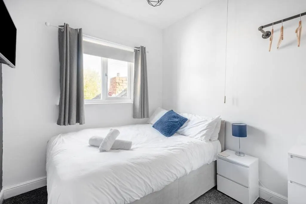 Jefferson 4 Bed, 5 Guests Villa Goole Semesterbostad