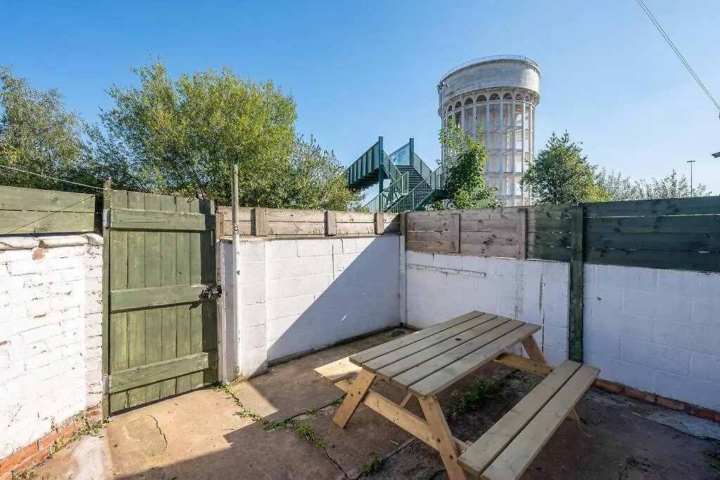 Jefferson 4 Bed, 5 Guests Villa Goole